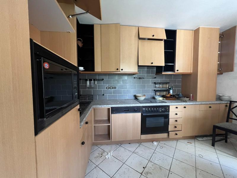 Maison - 260 m² - 10 pièces