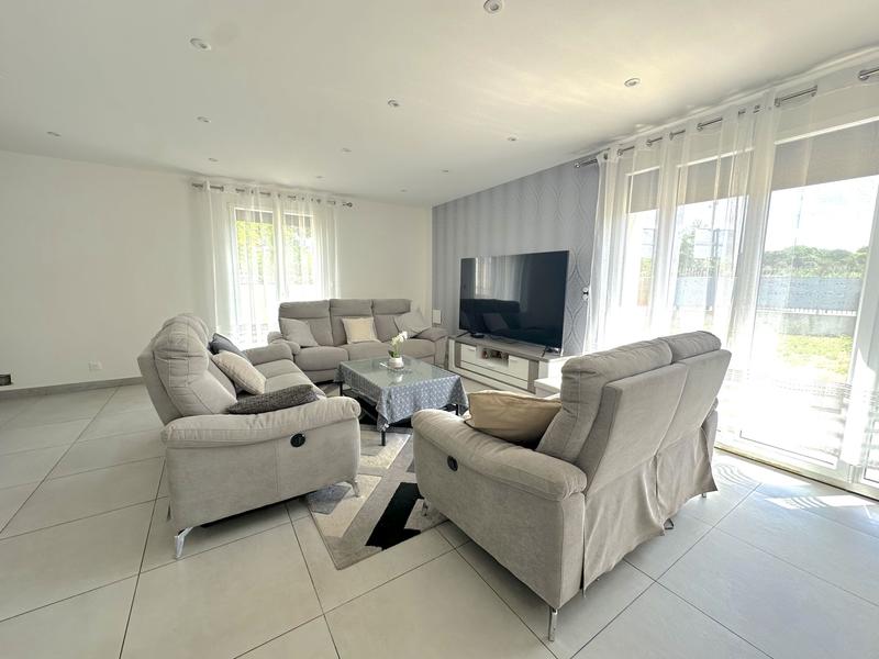 Maison - 195 m² - 9 pièces