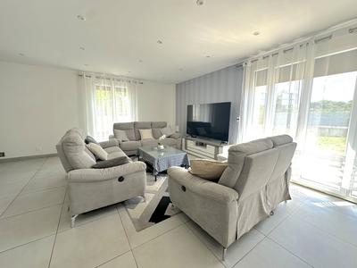 Maison - 195 m² - 9 pièces