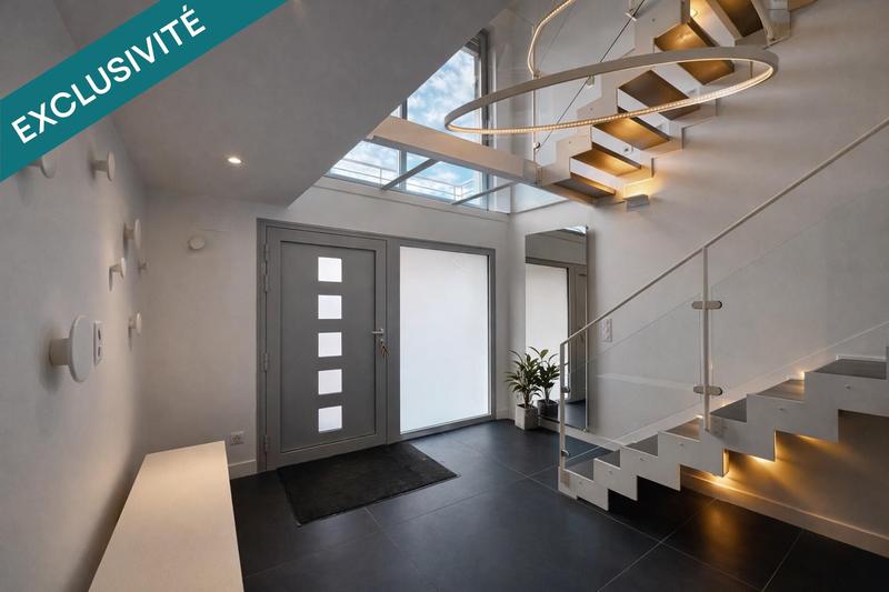 Maison - 312 m² - 12 pièces