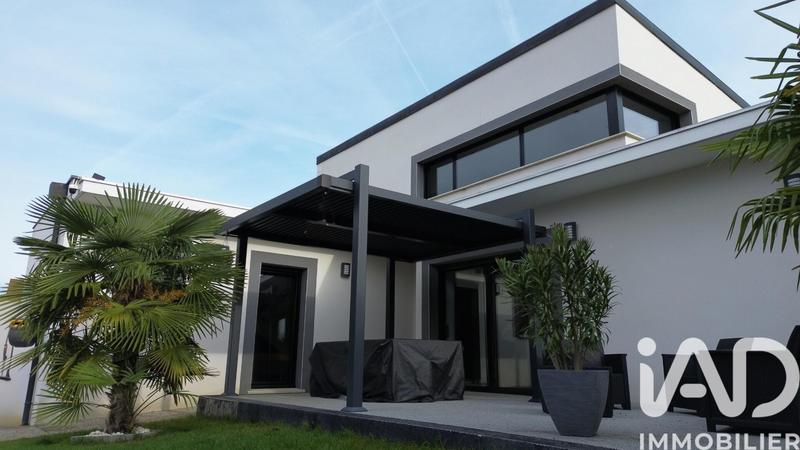 Maison de maîtres - 140 m² - 6 pièces