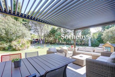 Maison - 210 m² - 8 pièces