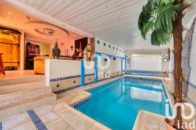 Maison - 250 m² - 7 pièces