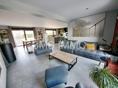 Maison - 144 m² - 5 pièces