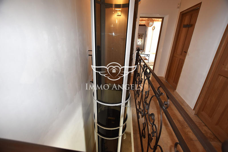 Mas - 341 m² - 10 pièces