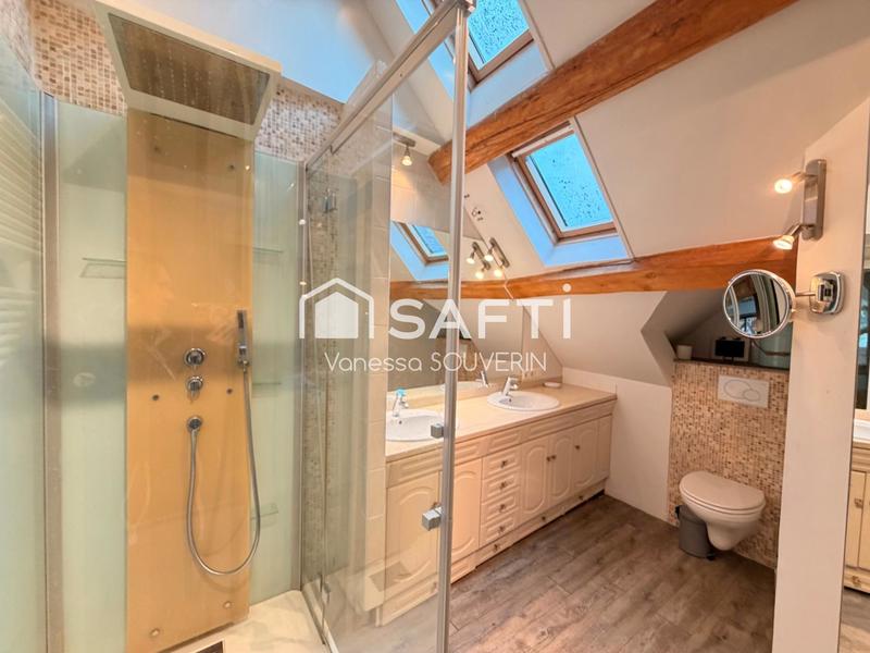 Maison - 220 m² - 7 pièces