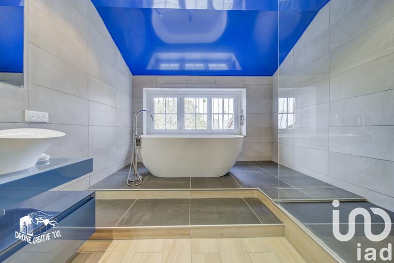 Maison - 290 m² - 10 pièces