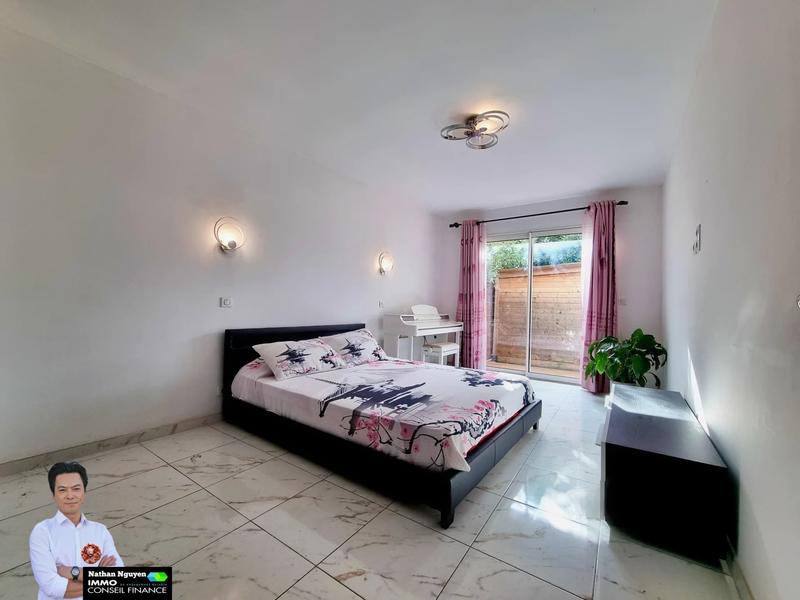 Maison - 181 m² - 8 pièces