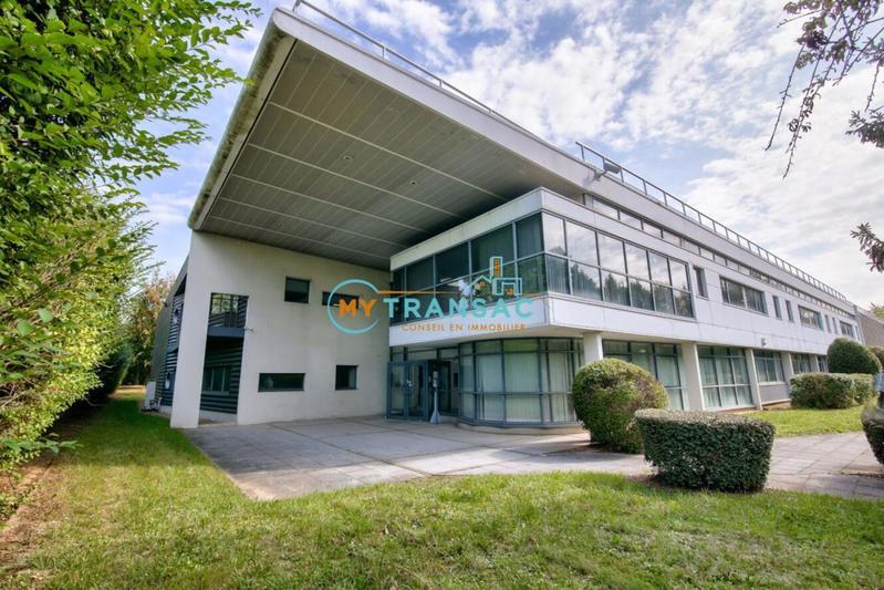 Local d'activités - 3 384 m²