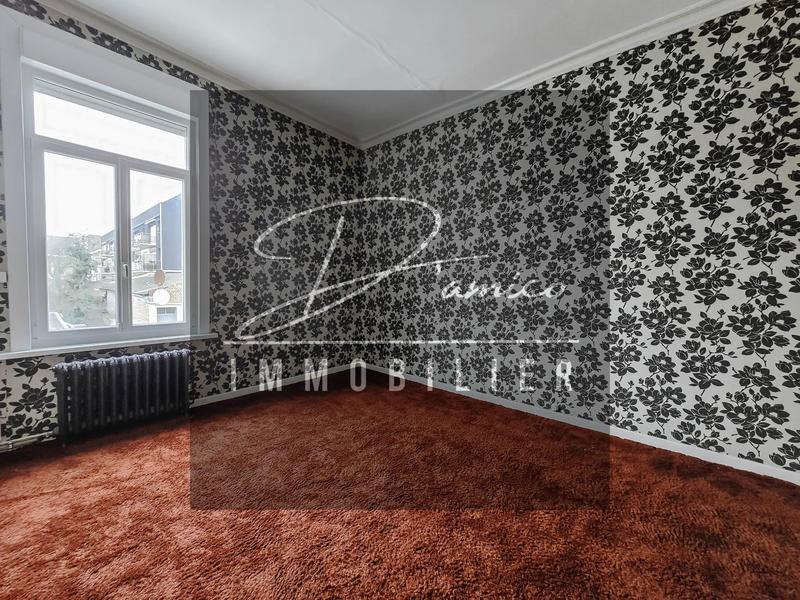 Maison - 355 m² - 12 pièces