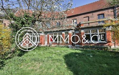 Maison bourgeoise - 350 m² - 6 pièces