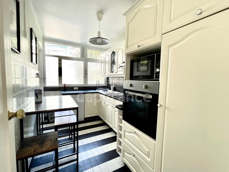 Appartement - 90 m² - 5 pièces