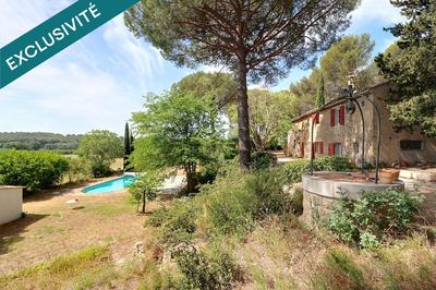 Maison - 220 m² - 10 pièces