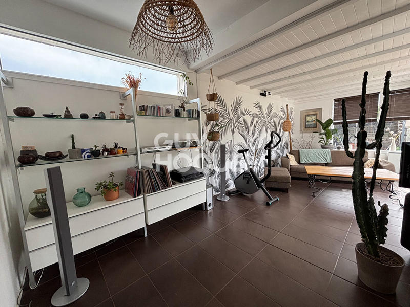 Maison - 122 m² - 7 pièces