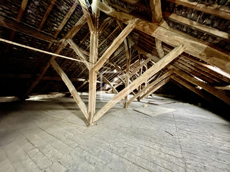 Maison - 540 m² - 9 pièces