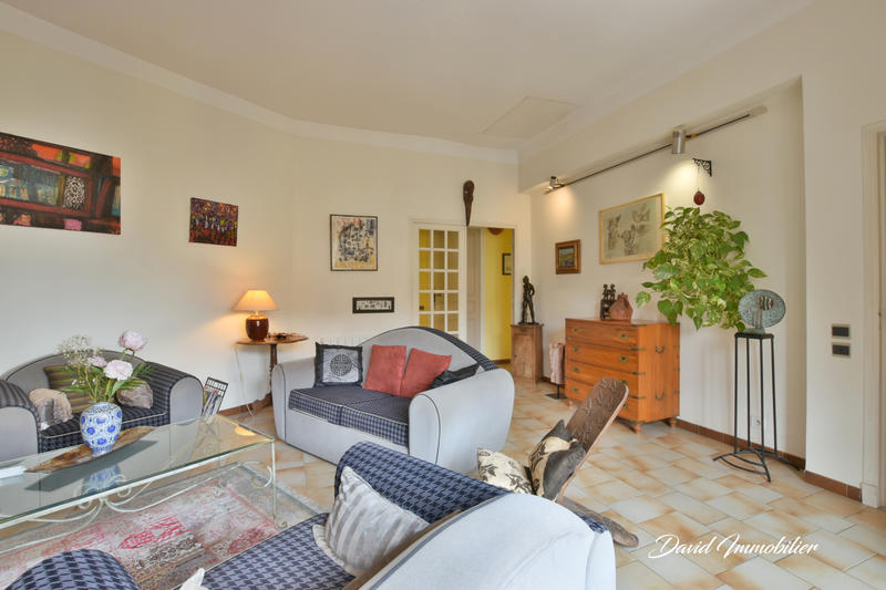 Appartement - 140 m² - 5 pièces