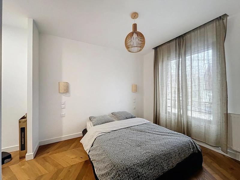 Maison - 181 m² - 7 pièces