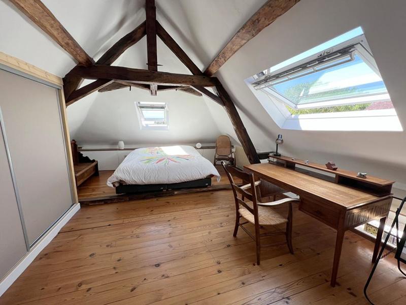 Maison - 225 m² - 9 pièces