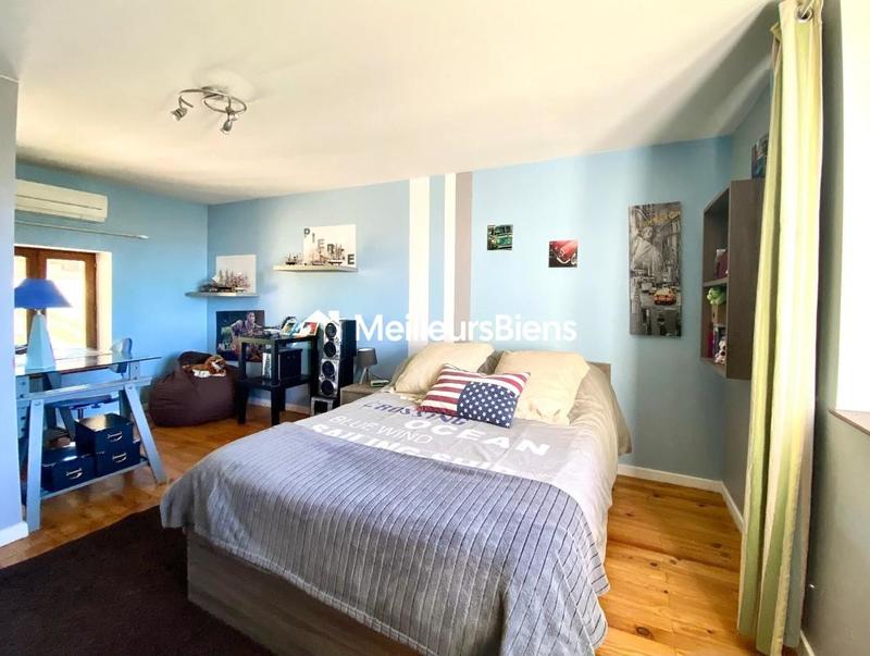 Corps de ferme - 225 m² - 7 pièces