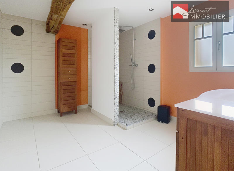 Maison - 280 m² - 6 pièces