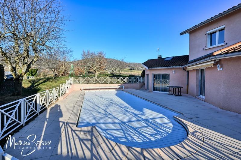 Maison - 200 m² - 6 pièces