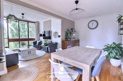 Appartement - 84 m² - 5 pièces