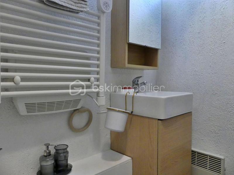 Studio - 25 m² - 1 pièce