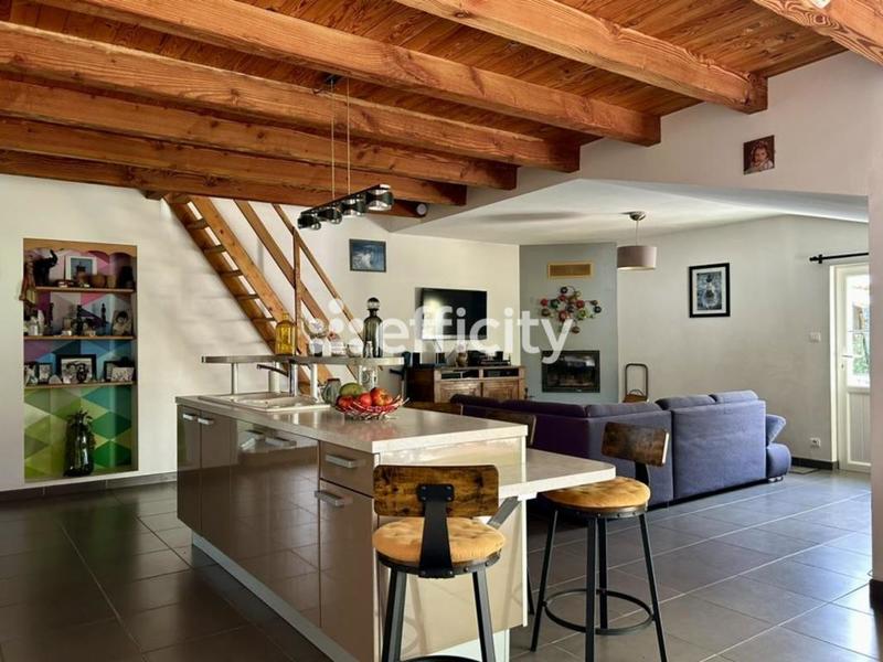 Maison - 105 m² - 5 pièces