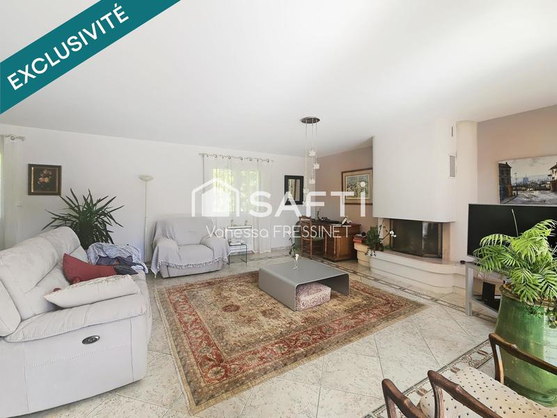 Villa - 215 m² - 6 pièces