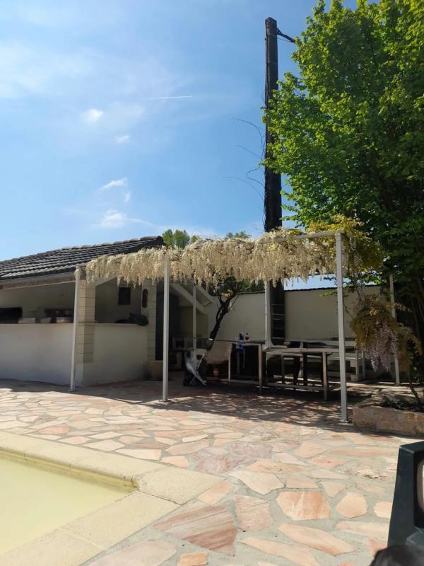 Maison - 260 m² - 8 pièces