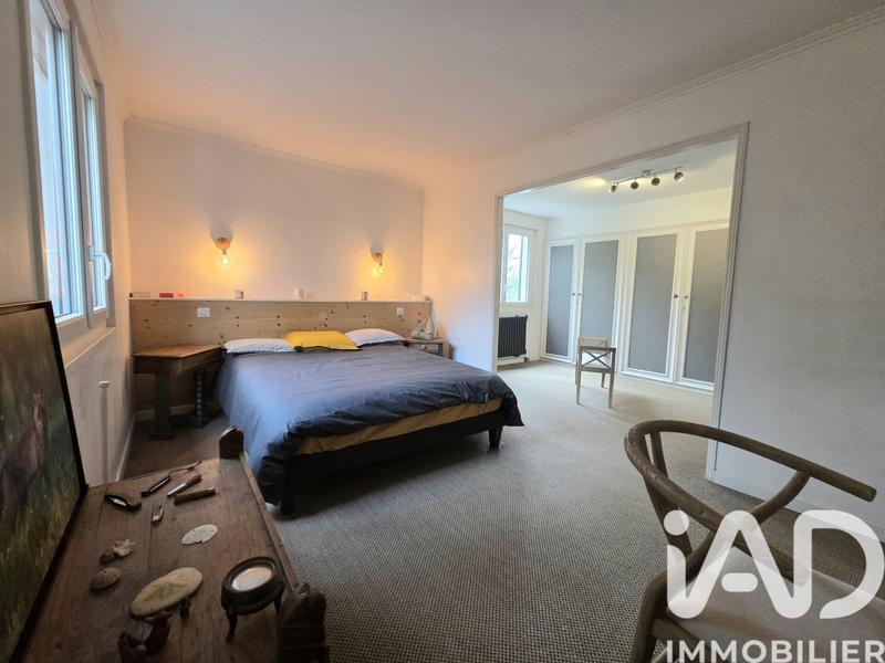 Maison - 210 m² - 8 pièces