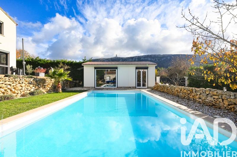 Maison - 262 m² - 11 pièces