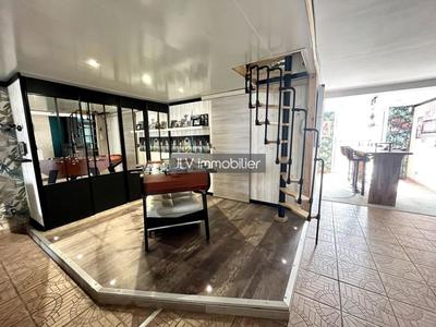 Maison - 170 m² - 6 pièces