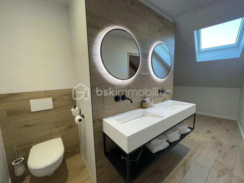 Demeure - 371 m² - 8 pièces