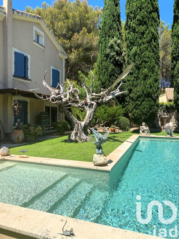 Maison - 256 m² - 9 pièces