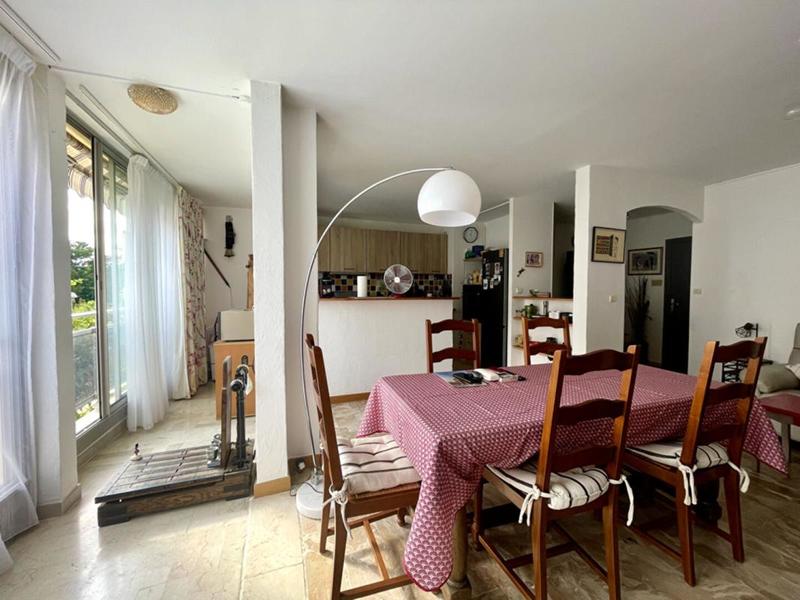 Appartement - 95 m² - 4 pièces