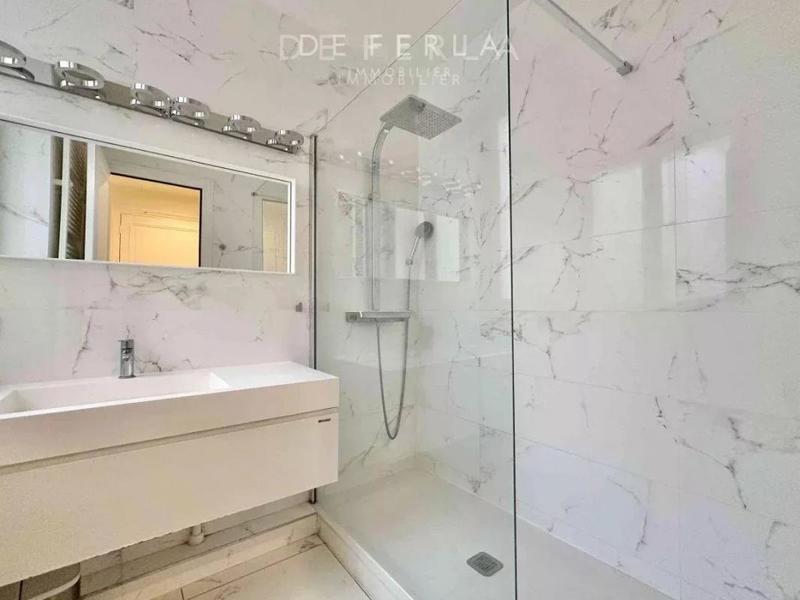 Appartement - 241 m² - 7 pièces