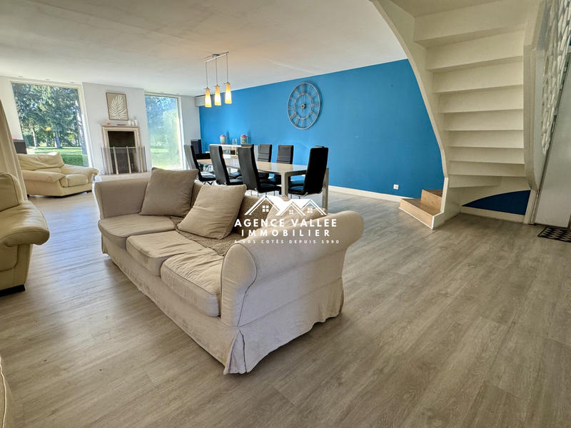 Maison - 198 m² - 8 pièces