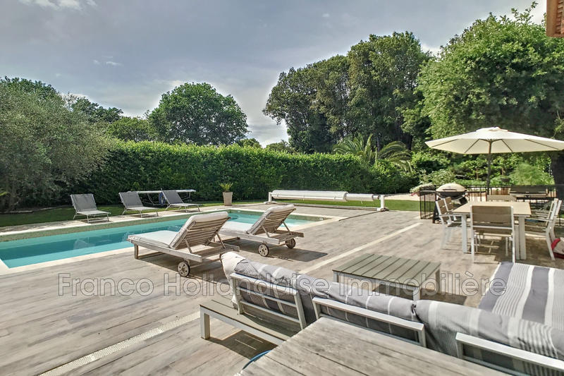 Maison - 324 m² - 10 pièces