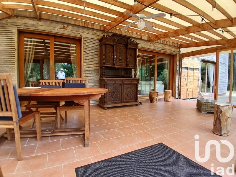 Maison - 351 m² - 12 pièces