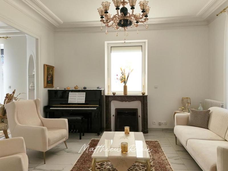 Maison - 225 m² - 7 pièces