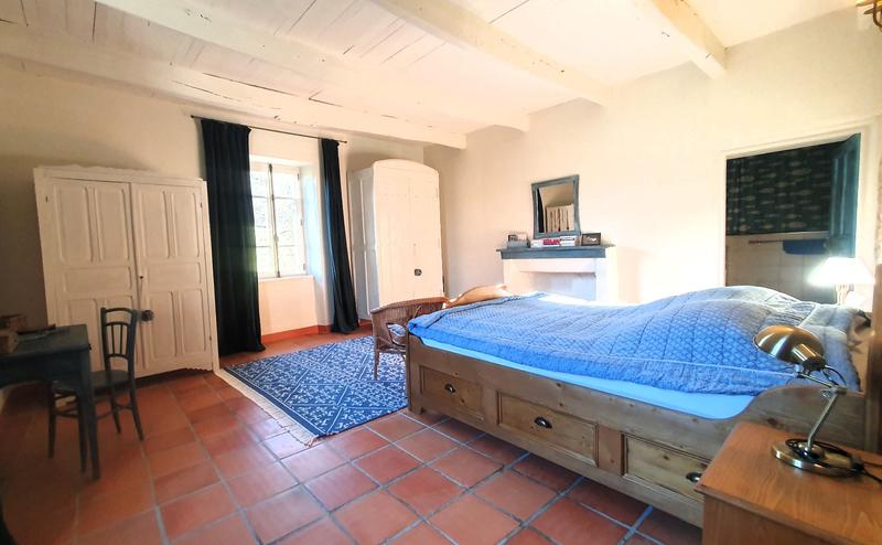 Propriété - 327 m² - 12 pièces