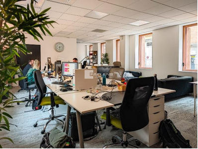 Bureau - 70 m² - 1 pièce