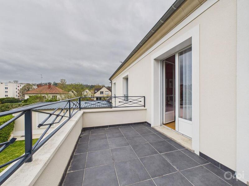 Maison - 350 m² - 8 pièces