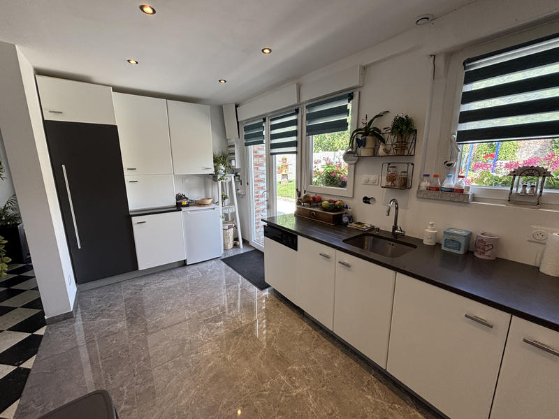 Maison - 95 m² - 6 pièces