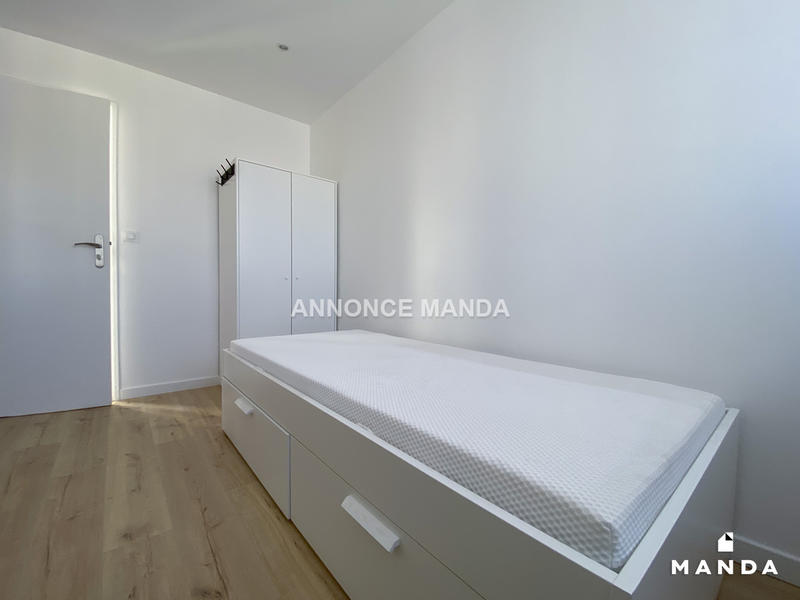 Chambre - 9 m² - 4 pièces