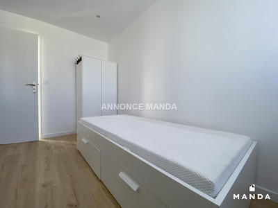 Chambre - 9 m² - 4 pièces