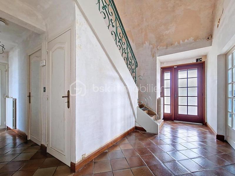 Maison traditionnelle - 180 m² - 8 pièces