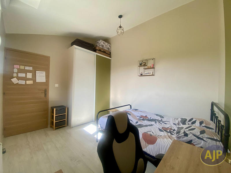 Maison - 84 m² - 4 pièces