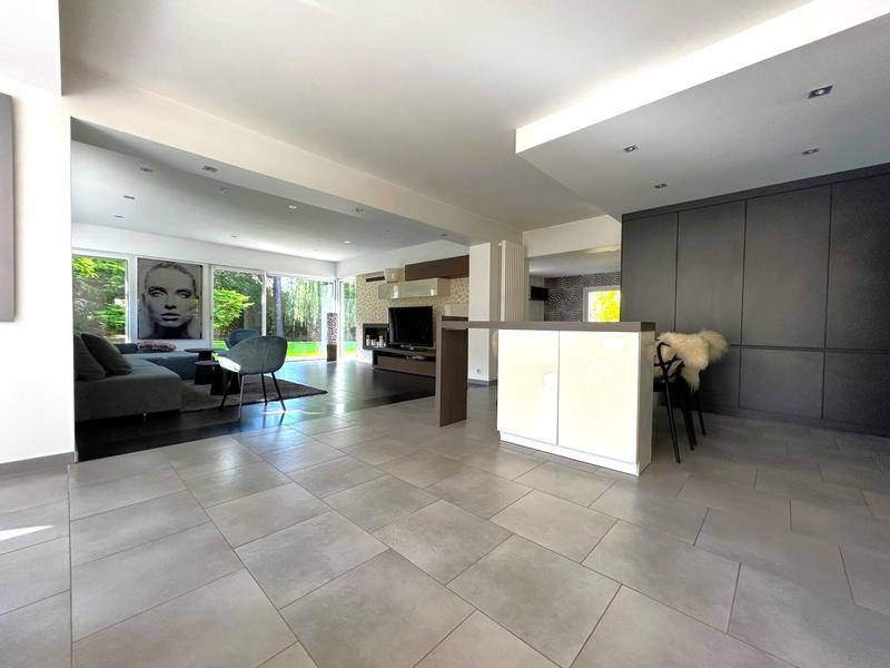 Maison - 180 m² - 6 pièces